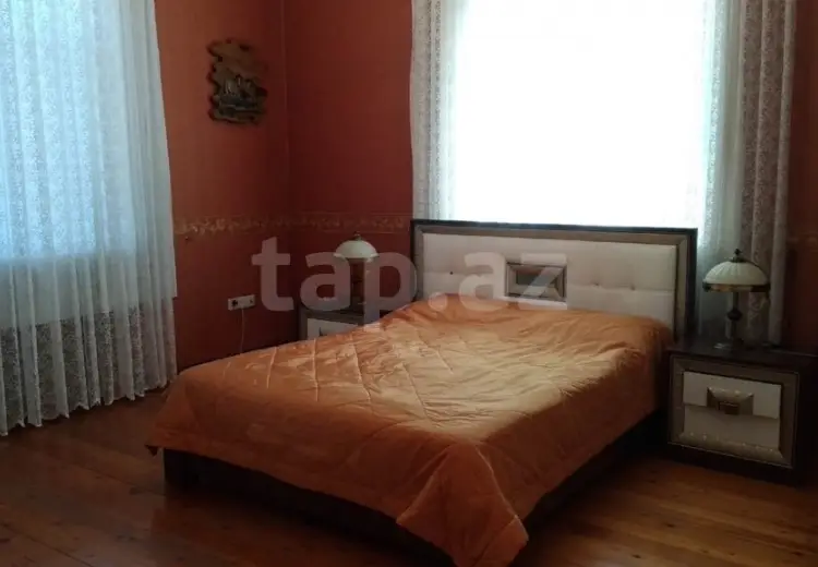 8 otaqlı mənzil Kirayə (aylıq), Bakı