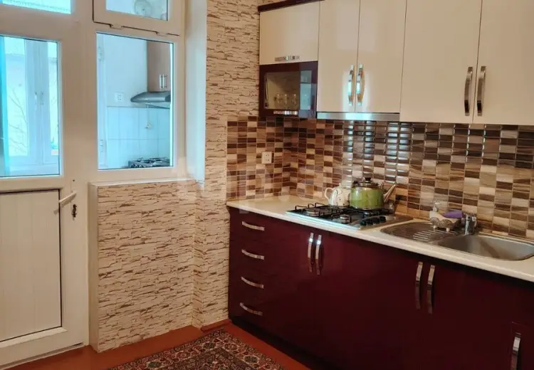 4 otaqlı mənzil , Bakı