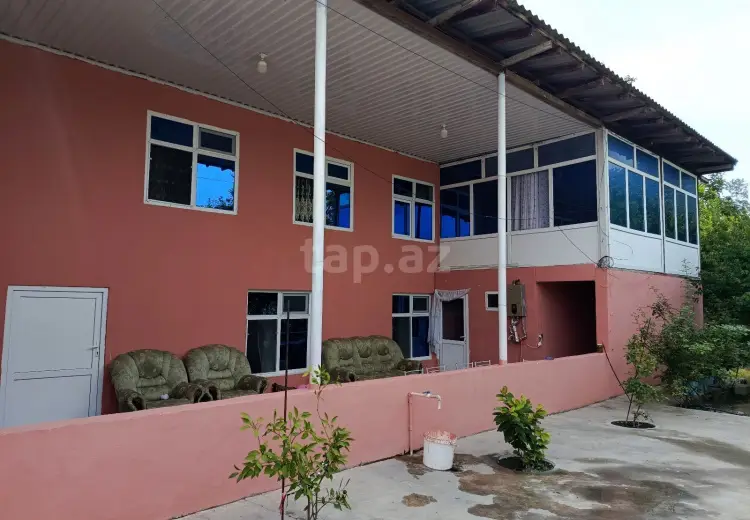 8 otaqlı mənzil , Ağdaş