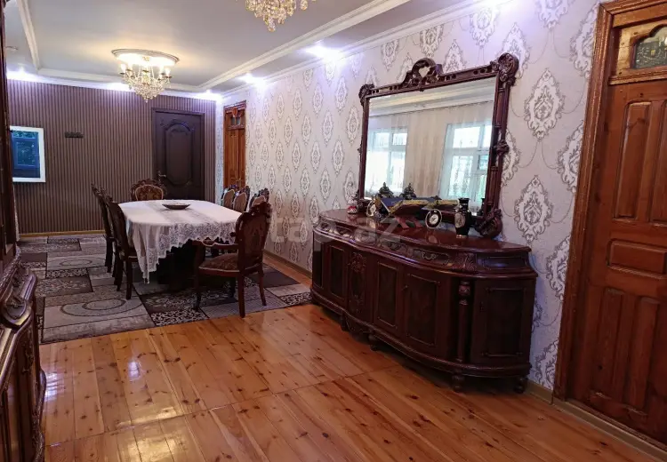 8 otaqlı mənzil , Ağdaş