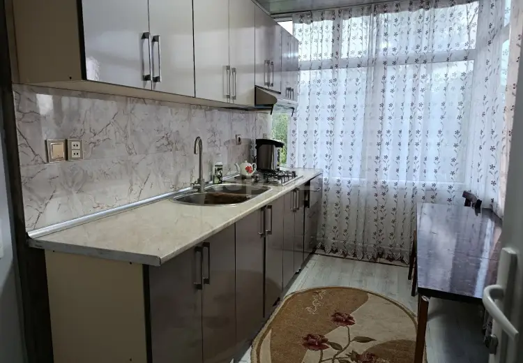 8 otaqlı mənzil , Ağdaş