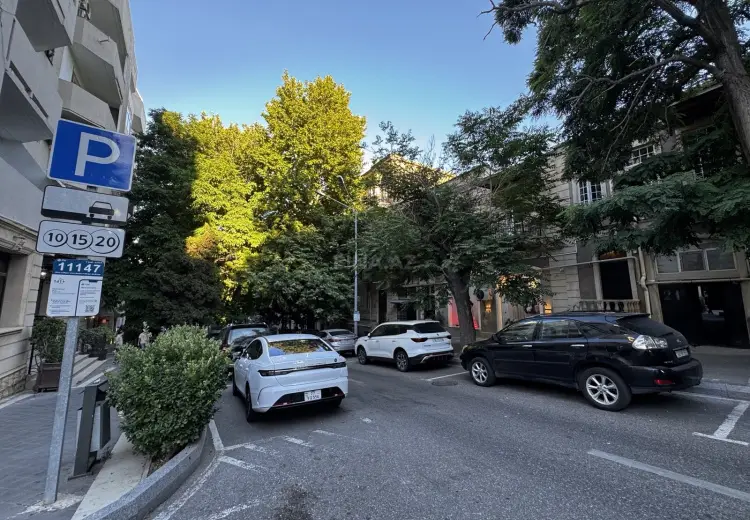 60 m² Obyekt / Ofis Satılır, Səbail, Bakı
