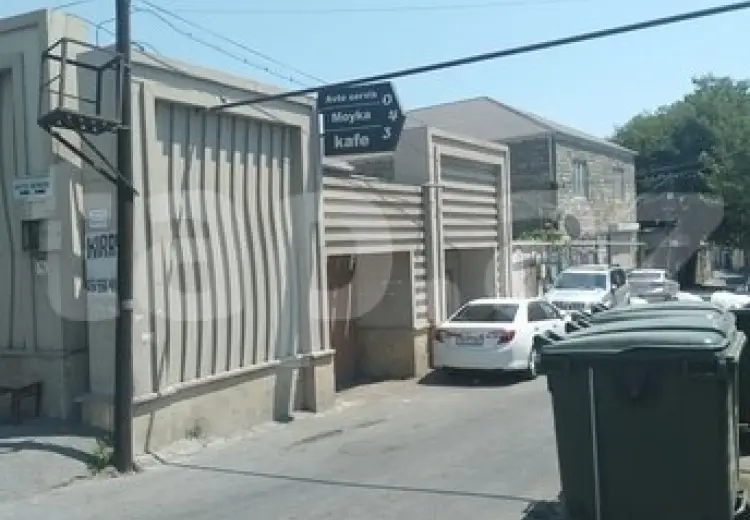 8 otaqlı mənzil , Bakı