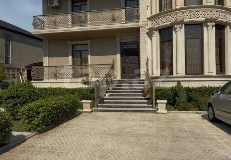 8 otaqlı mənzil , Sumqayıt