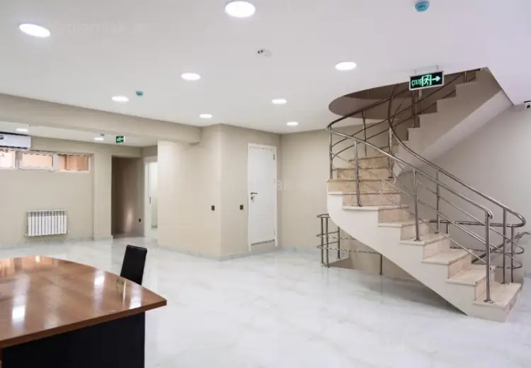 280 m² Obyekt / Ofis Kirayə (aylıq), Səbail, Bakı