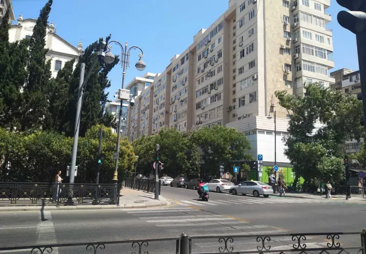 3 otaqlı mənzil Satılır, Sahil qəs., Nəsimi, Bakı