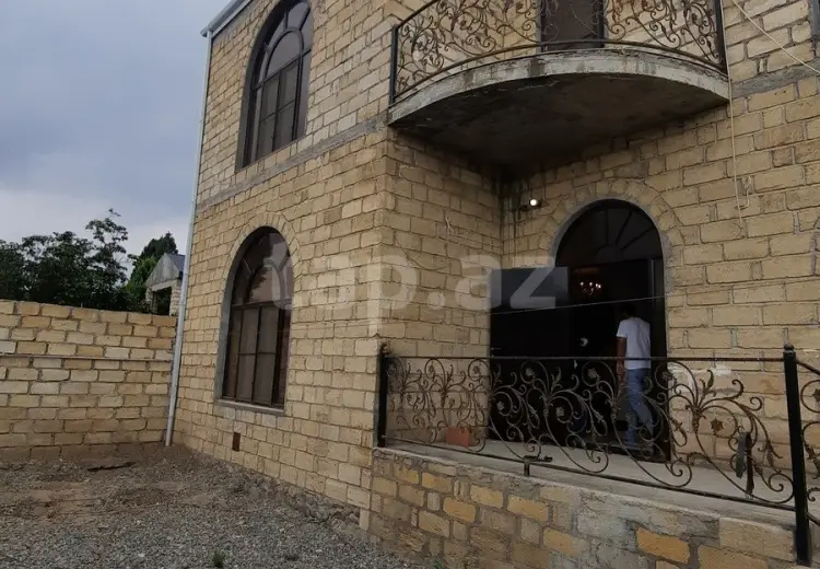 4 otaqlı mənzil , Gəncə