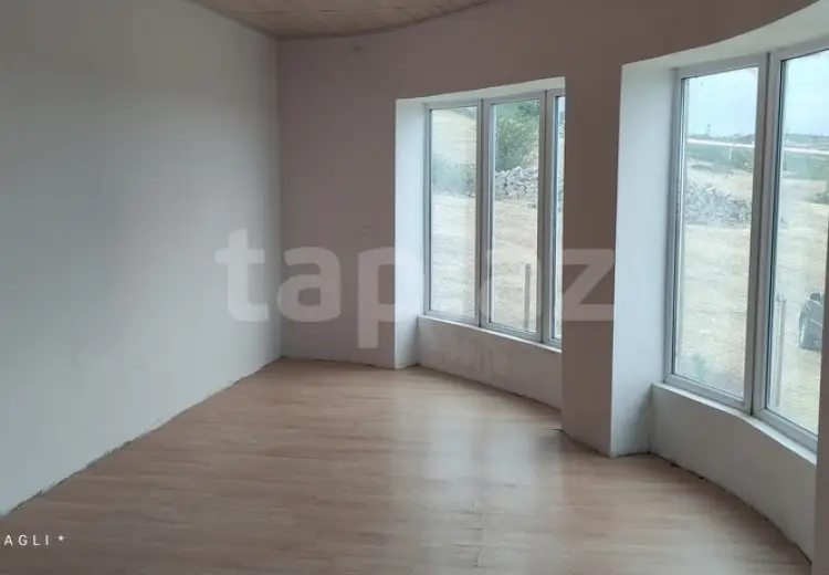 4 otaqlı mənzil , Siyəzən