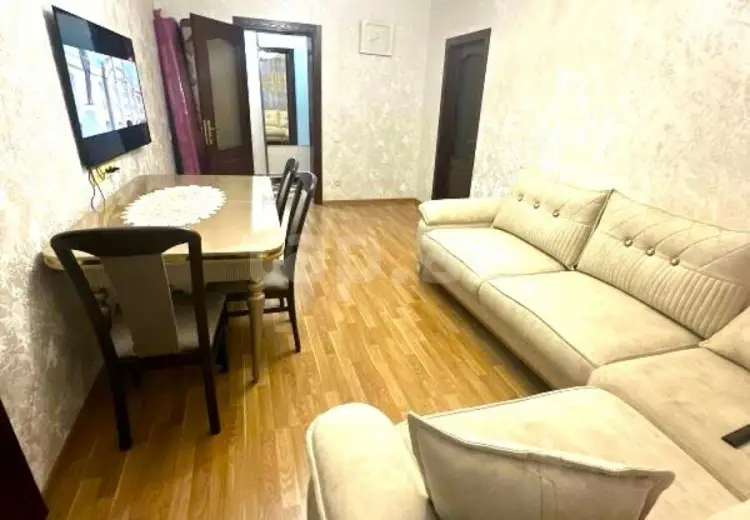 4 otaqlı mənzil , Bakı