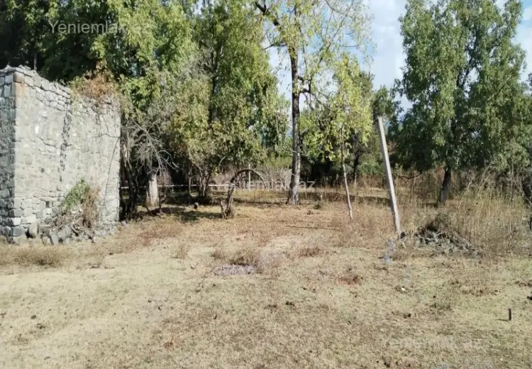 15 sot Torpaq Satılır, Oğuz