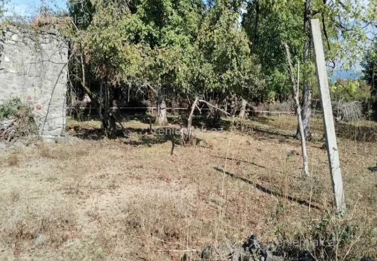 15 sot Torpaq Satılır, Oğuz