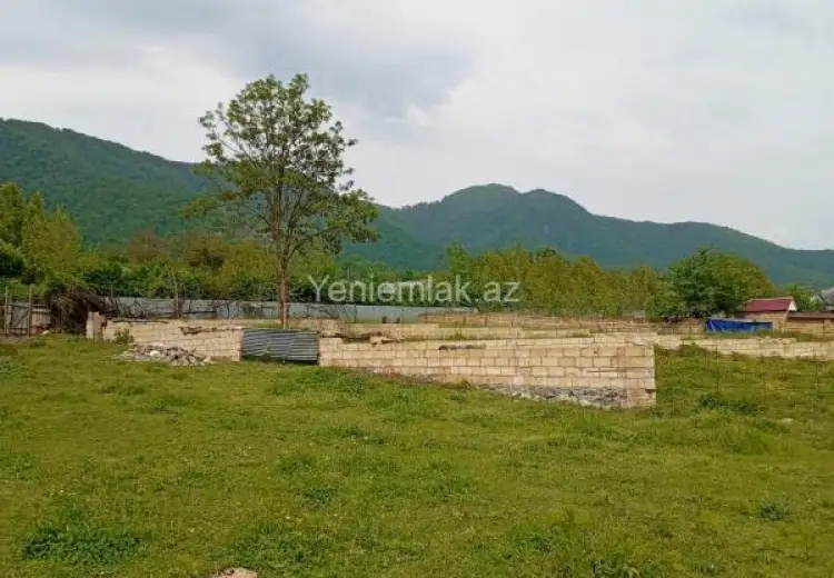 12 sot Torpaq Satılır, Qəbələ