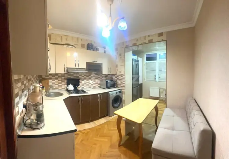 3 otaqlı mənzil , Bakı