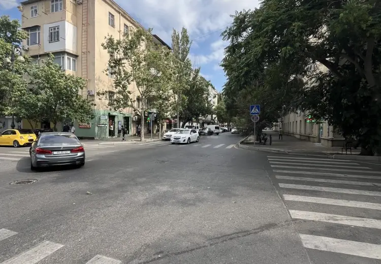 72 m² Obyekt / Ofis Satılır, Yasamal, Bakı
