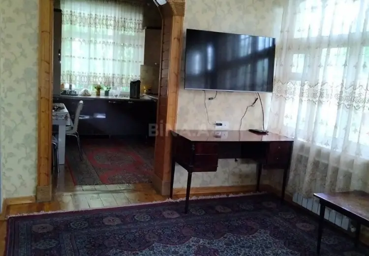 6 otaqlı mənzil Satılır, Gəncə
