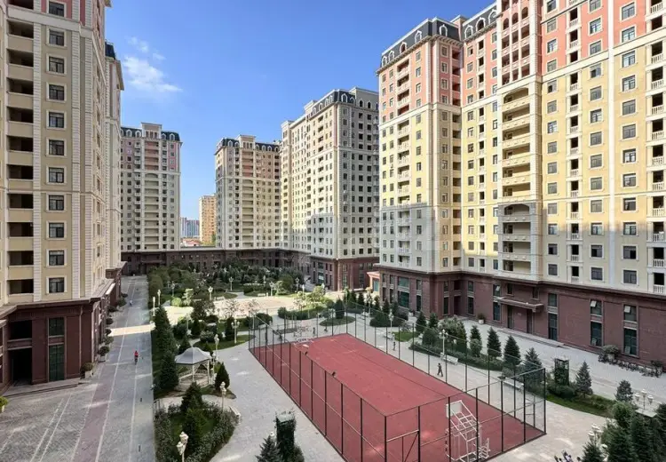 4 otaqlı mənzil , Bakı