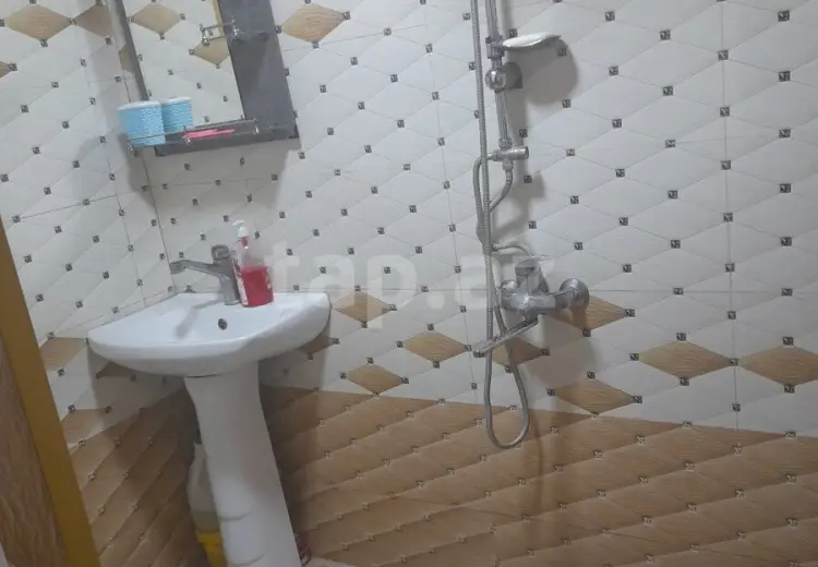 4 otaqlı mənzil , Bakı
