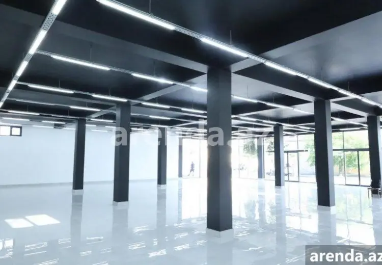 690 m² Obyekt / Ofis Kirayə (aylıq), Yevlax