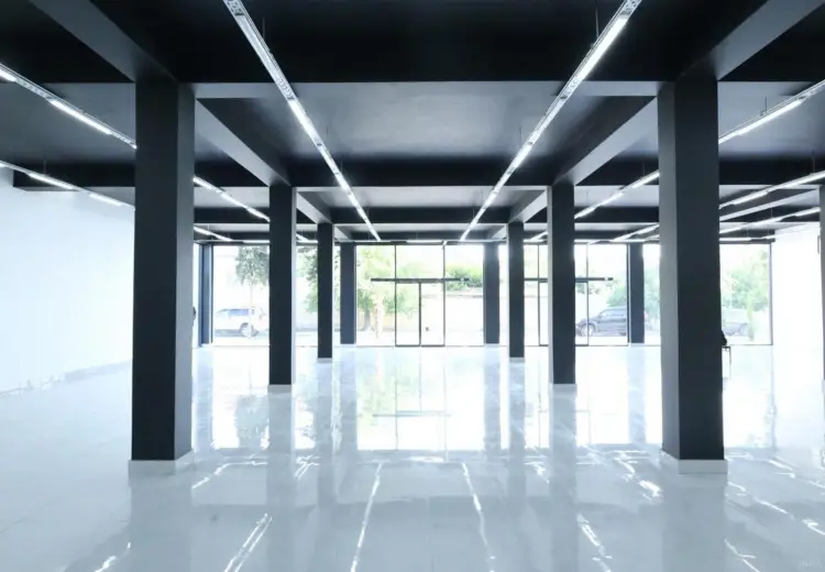 690 m² Obyekt / Ofis Kirayə (aylıq), Yevlax