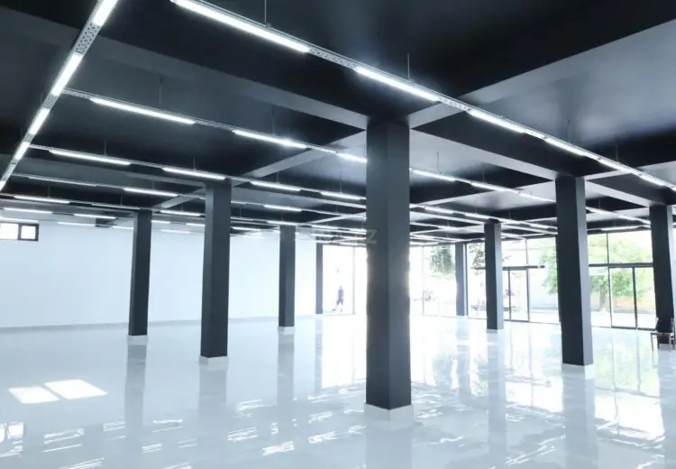 690 m² Obyekt / Ofis Kirayə (aylıq), Yevlax