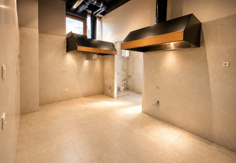 196 m² Obyekt / Ofis Satılır, Nərimanov, Bakı