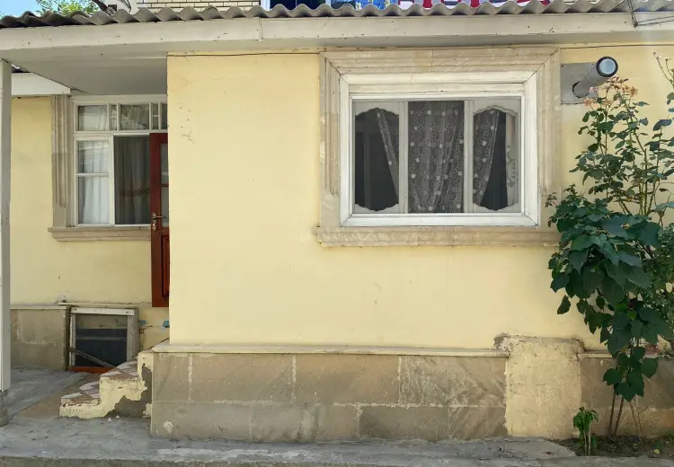 3 otaqlı mənzil Satılır,