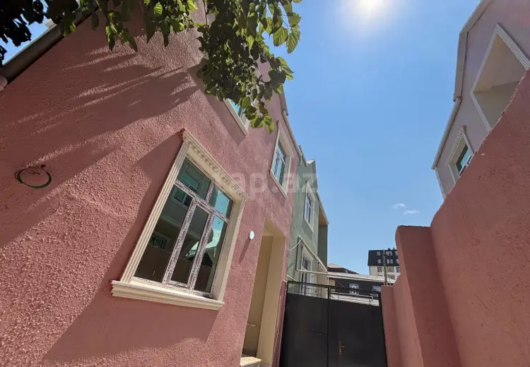 4 otaqlı mənzil , Bakı