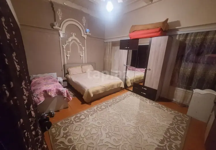 6 otaqlı mənzil , Şəki