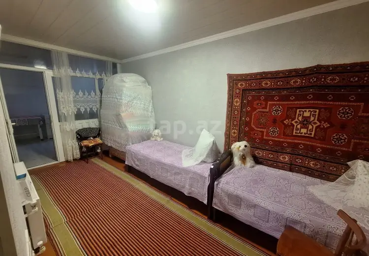 6 otaqlı mənzil , Şəki