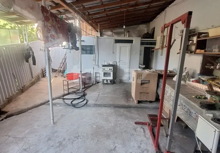 6 otaqlı mənzil , Şəki