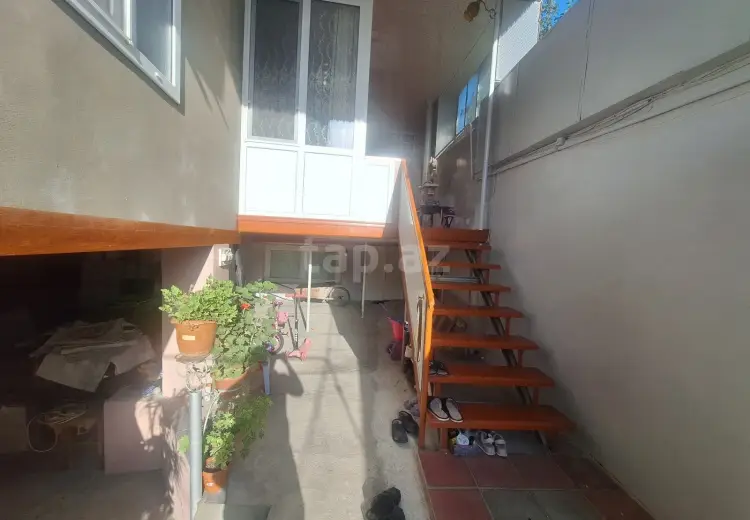 6 otaqlı mənzil , Şəki