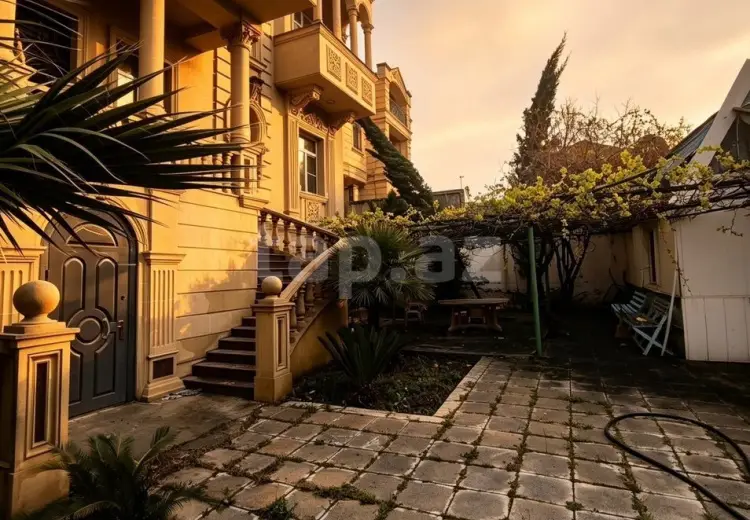 11 otaqlı mənzil , Bakı