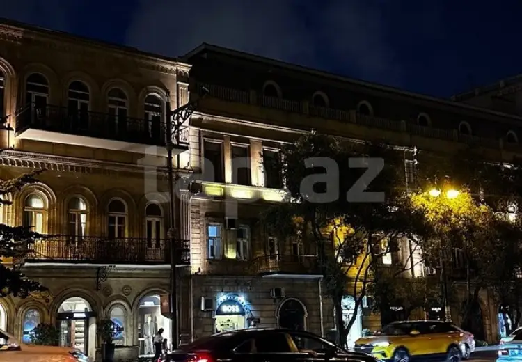 4 otaqlı mənzil , Bakı