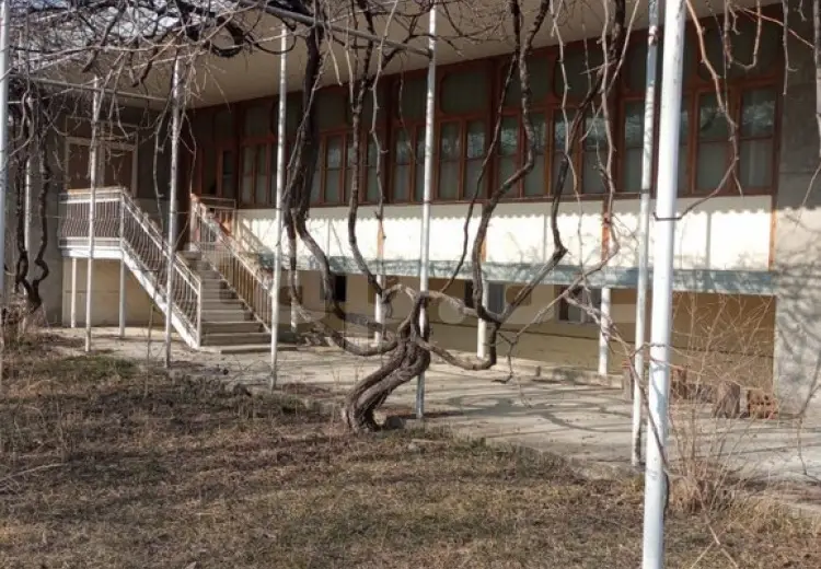 5 otaqlı mənzil , Şəki