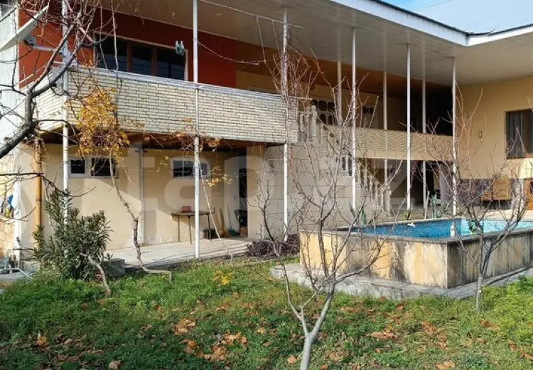 6 otaqlı mənzil , Şəki