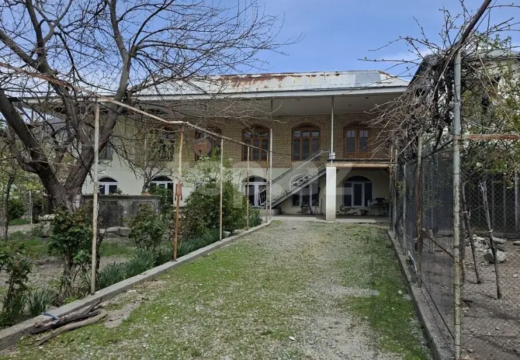 4 otaqlı mənzil , Şəki