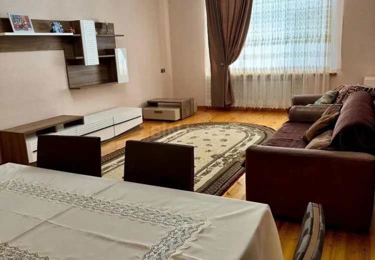 7 otaqlı mənzil Satılır, Gəncə