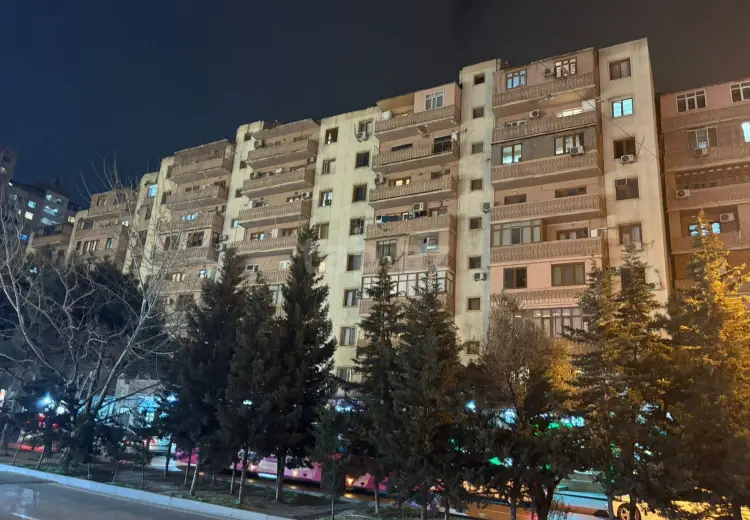 4 otaqlı mənzil , Bakı