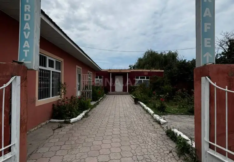 240 m² Obyekt / Ofis Satılır, Xudat