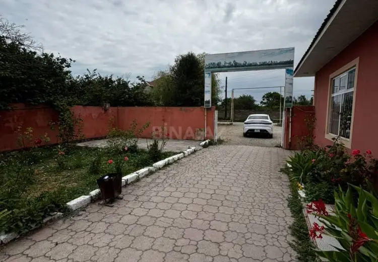 240 m² Obyekt / Ofis Satılır, Xudat
