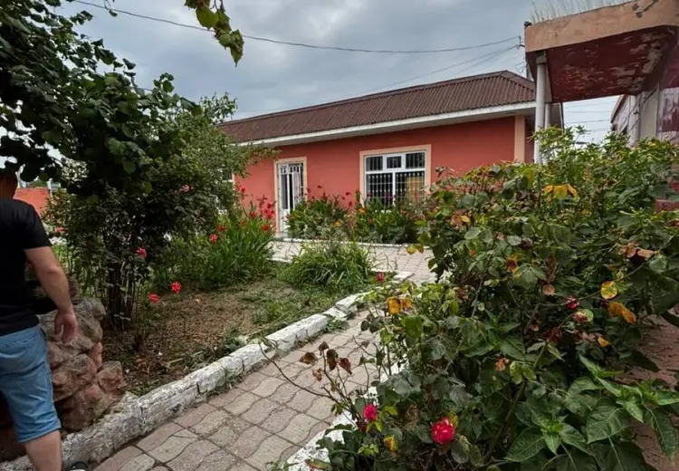 240 m² Obyekt / Ofis Satılır, Xudat