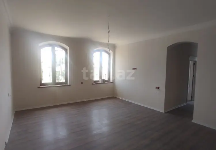 4 otaqlı mənzil , Gülüstan qəs., Binəqədi, Gəncə