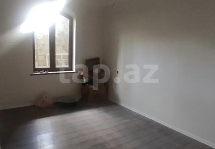 4 otaqlı mənzil , Gülüstan qəs., Binəqədi, Gəncə