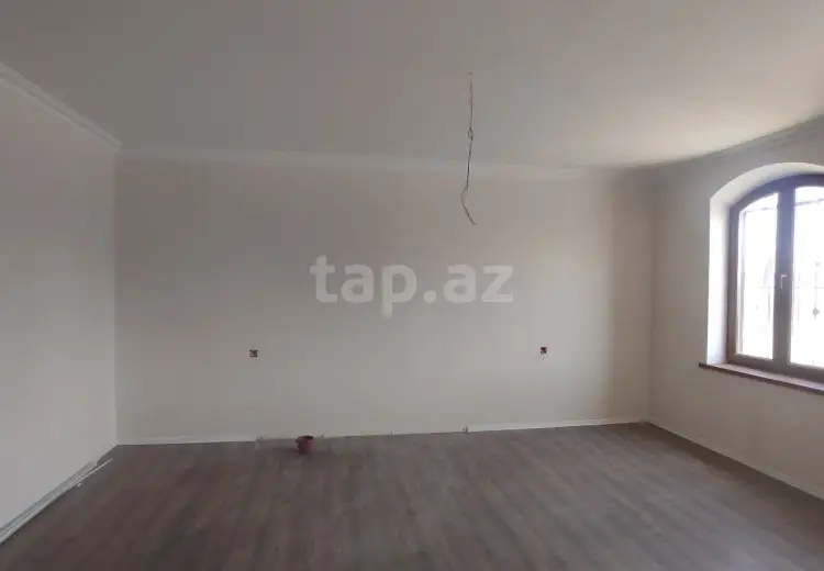 4 otaqlı mənzil , Gülüstan qəs., Binəqədi, Gəncə