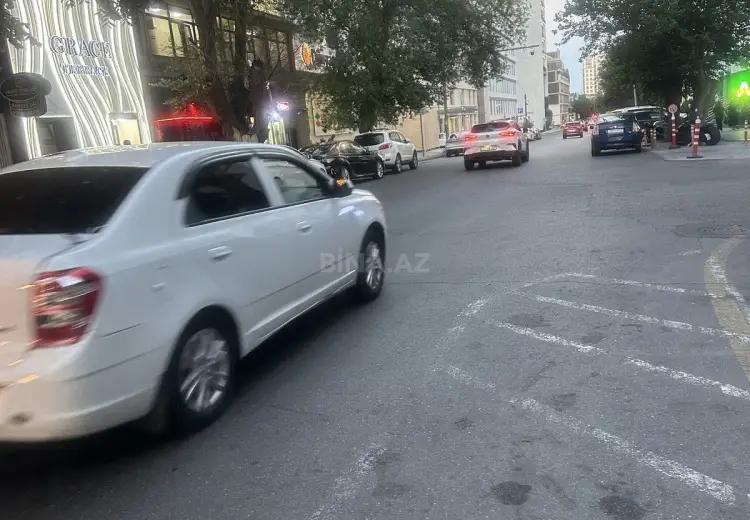 320 m² Obyekt / Ofis Kirayə (aylıq), Bayıl qəs., Səbail, Bakı