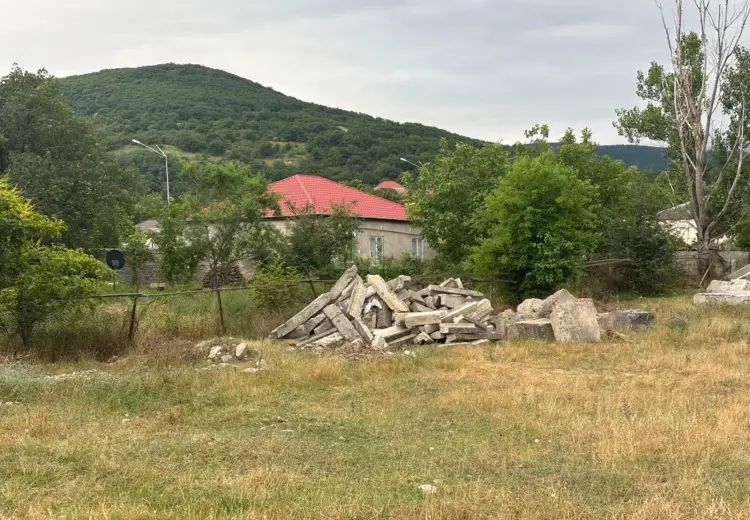 20 sot Torpaq Satılır, Xızı