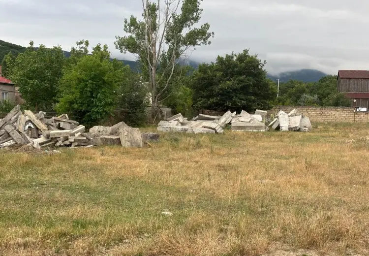 20 sot Torpaq Satılır, Xızı