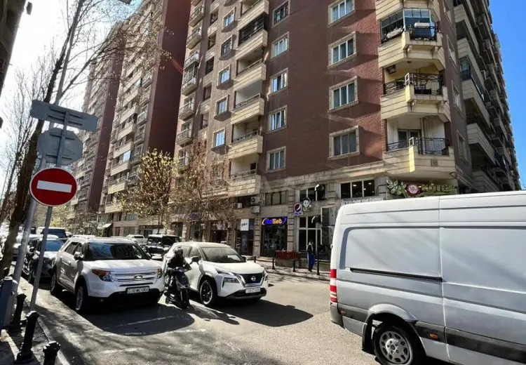560 m² Obyekt / Ofis Satılır, Nəsimi, Bakı