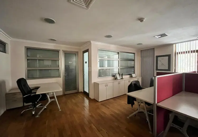 560 m² Obyekt / Ofis Satılır, Nəsimi, Bakı