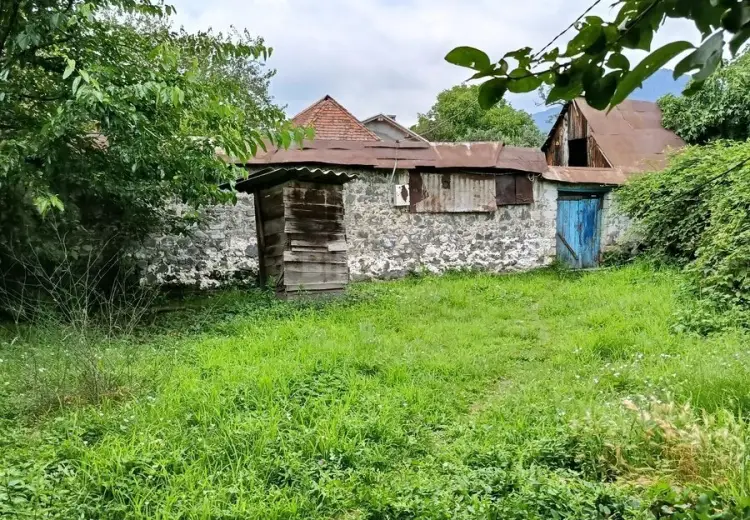 12 sot Torpaq Satılır, Qəbələ
